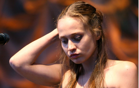 Fiona Apple Net Worth: The Singer-Songwriter's Financial Breakdown